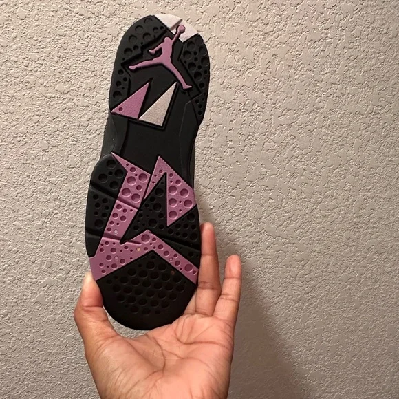 Jordan Kids Sneakers in Black and Pink - Picture 7 of 8